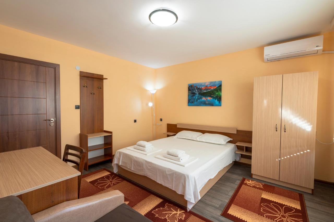Family Hotel Preslav Ngoại thất bức ảnh
