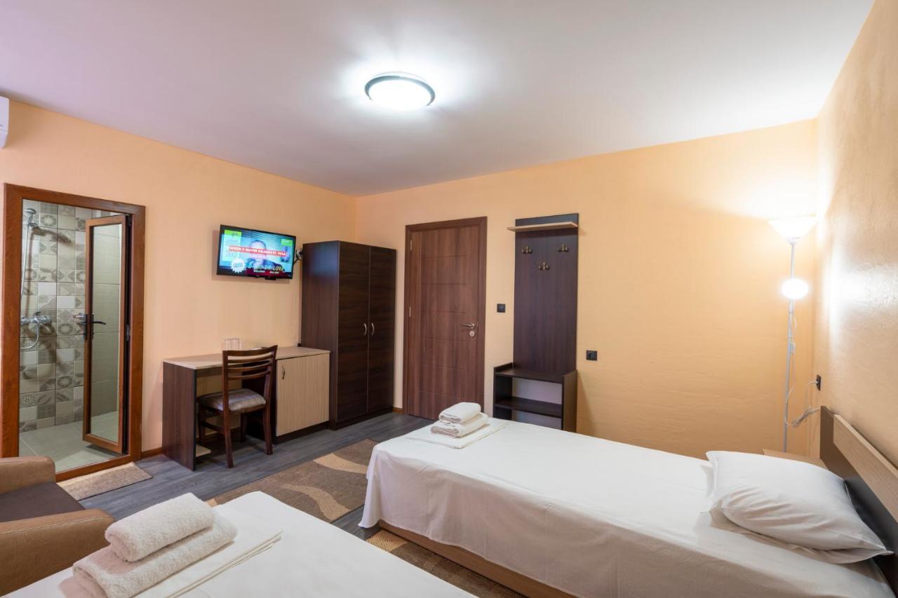Family Hotel Preslav Ngoại thất bức ảnh