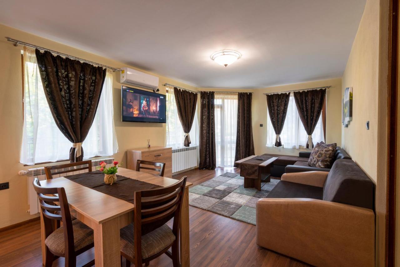 Family Hotel Preslav Ngoại thất bức ảnh