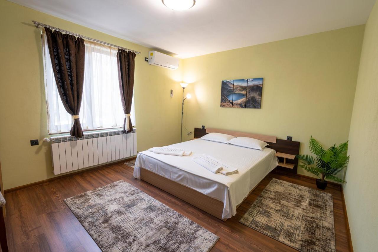 Family Hotel Preslav Ngoại thất bức ảnh